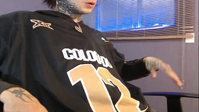 Snapshot of Andy_bapho chatting on 12/17/25, 03:51 Andy bapho online show from 12/17/25, 03:51