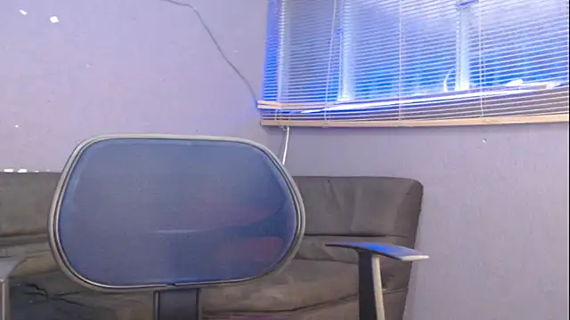 Snapshot of Andy_bapho chatting on 12/19/25, 02:35 Andy bapho online show from 12/19/25, 02:35