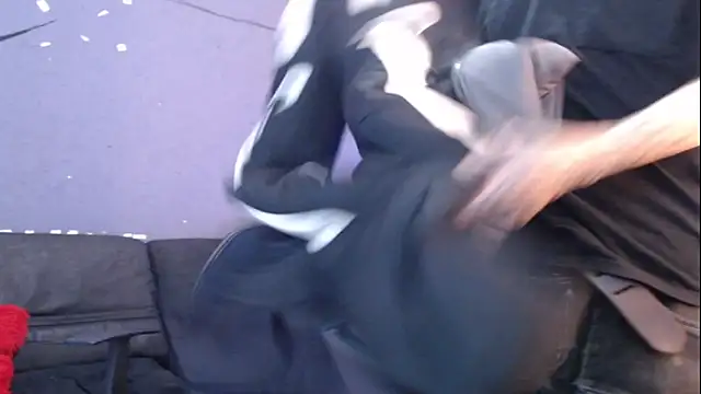 Snapshot of Andy_bapho chatting on 12/20/25, 02:57 Andy bapho online show from 12/20/25, 02:57