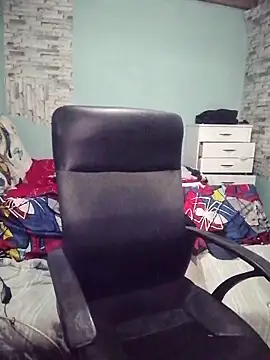 Snapshot of DigCrok chatting on 04/16/26, 08:20 DigCrok online show from 04/16/26, 08:20