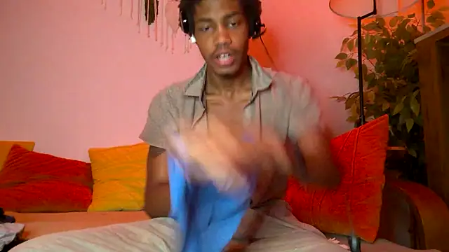 Snapshot of Skinnyblackman chatting on 03/05/26, 06:09 Skinnyblackman online show from 03/05/26, 06:09