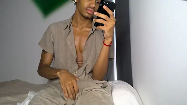 Snapshot of Skinnyblackman chatting on 03/17/26, 02:20 Skinnyblackman online show from 03/17/26, 02:20