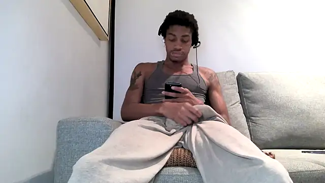 Snapshot of Skinnyblackman chatting on 03/21/26, 04:28 Skinnyblackman online show from 03/21/26, 04:28