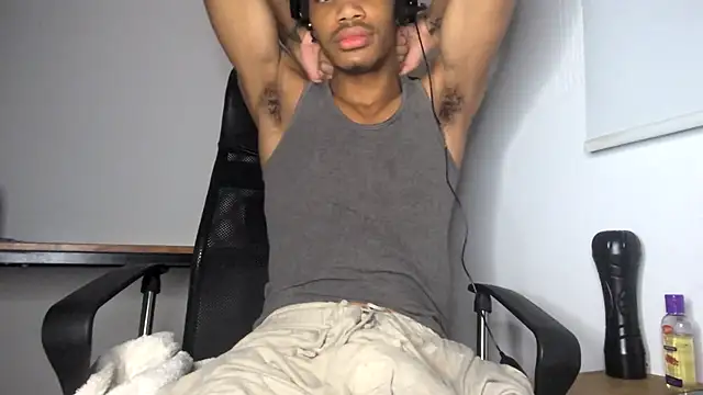 Snapshot of Skinnyblackman chatting on 06/01/26, 04:58 Skinnyblackman online show from 06/01/26, 04:58