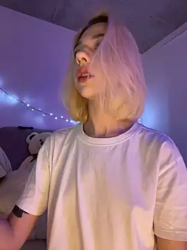 Snapshot of _urbestie_ chatting on 03/29/26, 01:05 urbestie online show from 03/29/26, 01:05