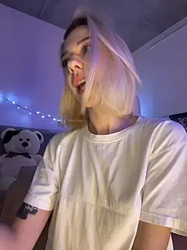 Snapshot of _urbestie_ chatting on 04/11/26, 10:36 urbestie online show from 04/11/26, 10:36