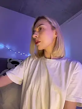 Snapshot of _urbestie_ chatting on 04/19/26, 09:50 urbestie online show from 04/19/26, 09:50