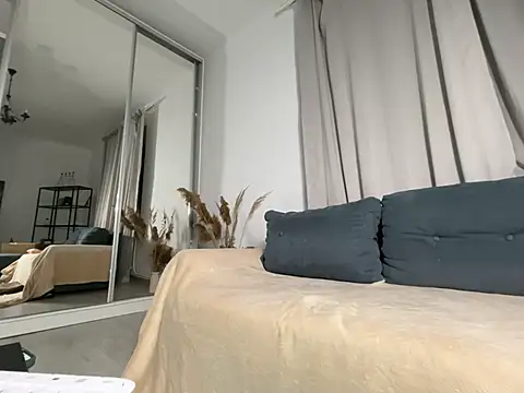 Kat kate online show from 02/10/25, 04:25