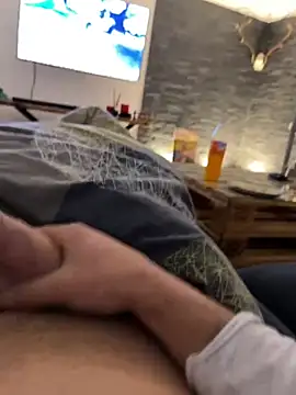 Snapshot of Bick_dick1997 chatting on 01/01/25, 06:49 Bick dick1997 online show from 01/01/25, 06:49