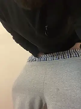 Snapshot of Bick_dick1997 chatting on 02/03/25, 05:56 Bick dick1997 online show from 02/03/25, 05:56