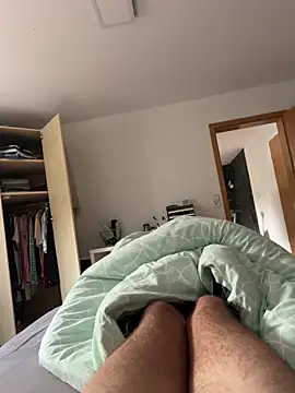 Snapshot of Bick_dick1997 chatting on 10/19/25, 10:16 Bick dick1997 online show from 10/19/25, 10:16