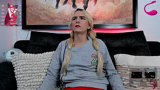 Snapshot of shannel__queen chatting on 02/06/25, 02:22 shannel  queen online show from 02/06/25, 02:22