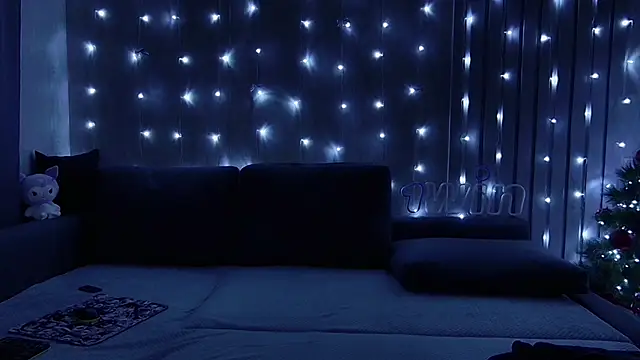 Snapshot of wineandboobss chatting on 12/31/24, 10:15 wineandboobss online show from 12/31/24, 10:15