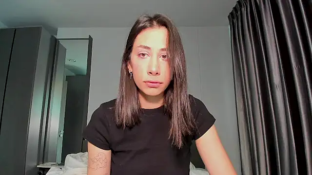 Sophiehii online show from 01/14/25, 05:51