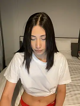 Sophiehii online show from 02/17/25, 11:44