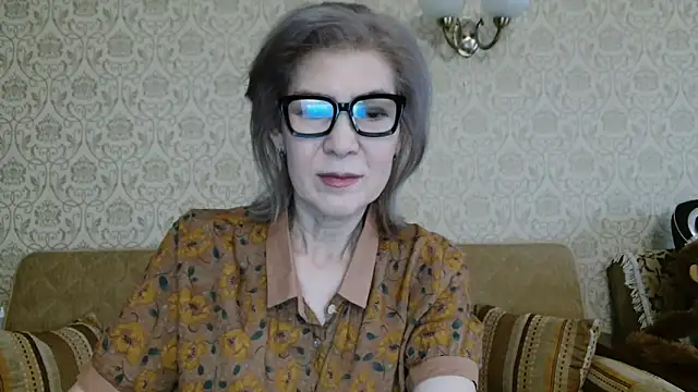 Elegant00Lady online show from 11/03/25, 10:27