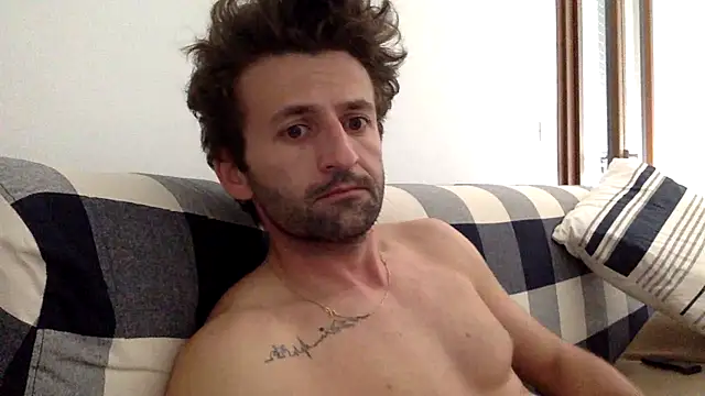 Snapshot of Elwallerox chatting on 04/25/26, 11:24 Elwallerox online show from 04/25/26, 11:24