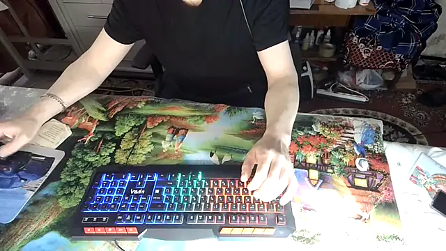 Snapshot of oleg1982yval12 chatting on 04/19/26, 11:53 oleg1982yval12 online show from 04/19/26, 11:53