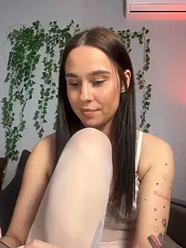 MiaNell online show from 12/19/25, 11:23