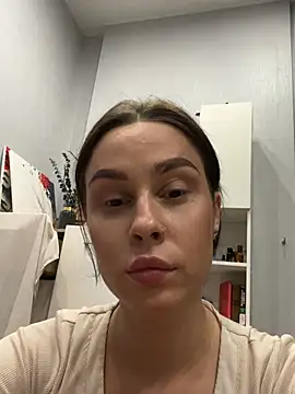 Snapshot of MiaNell chatting on 04/05/26, 10:29 MiaNell online show from 04/05/26, 10:29