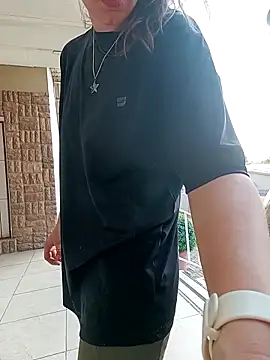 Snapshot of Missmesexycouple69 chatting on 11/20/25, 03:23 Missmesexycouple69 online show from 11/20/25, 03:23