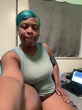 Snapshot of Prettynthick12 chatting on 06/23/26, 08:56 Prettynthick12 online show from 06/23/26, 08:56