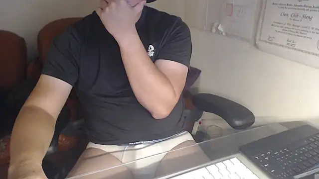 Snapshot of chih515 chatting on 12/04/24, 01:14 chih515 online show from 12/04/24, 01:14