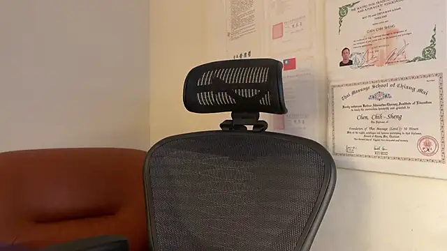 Snapshot of chih515 chatting on 01/13/25, 01:56 chih515 online show from 01/13/25, 01:56