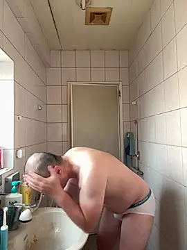 Snapshot of chih515 chatting on 03/07/25, 12:04 chih515 online show from 03/07/25, 12:04