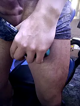 Snapshot of Eltimido_69BCN chatting on 04/23/26, 11:42 Eltimido 69BCN online show from 04/23/26, 11:42