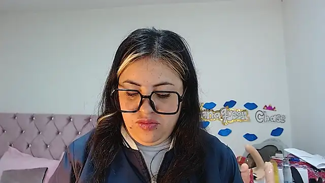 lanaqueen699 online show from 02/07/25, 12:17