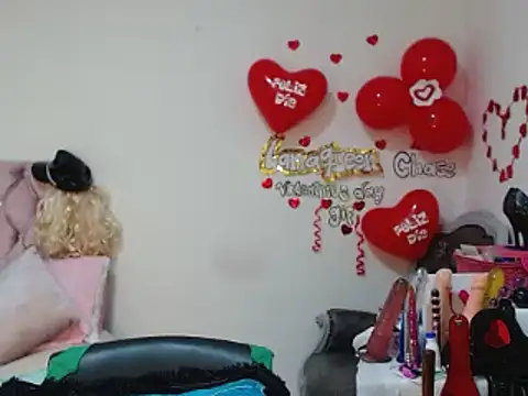 lanaqueen699 online show from 02/19/25, 12:22