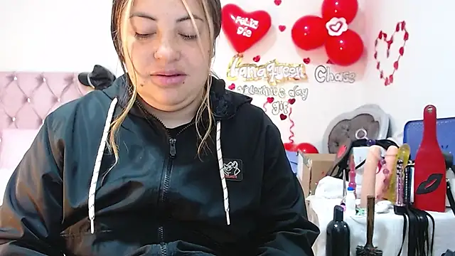 lanaqueen699 online show from 02/25/25, 12:24