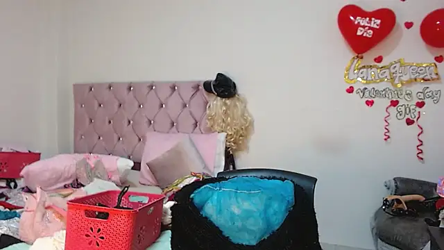 lanaqueen699 online show from 03/01/25, 03:27