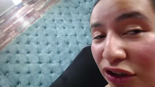 Snapshot of NaomyPrinces chatting on 12/04/24, 08:07 NaomyPrinces online show from 12/04/24, 08:07