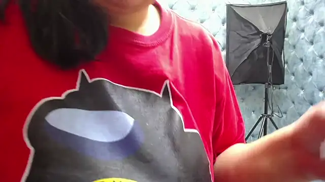 Snapshot of NaomyPrinces chatting on 12/06/24, 01:33 NaomyPrinces online show from 12/06/24, 01:33