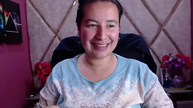 Snapshot of NaomyPrinces chatting on 12/21/24, 07:38 NaomyPrinces online show from 12/21/24, 07:38