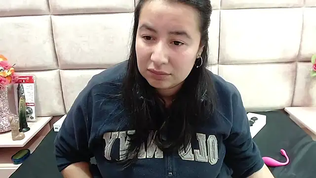 Snapshot of NaomyPrinces chatting on 12/24/24, 01:06 NaomyPrinces online show from 12/24/24, 01:06