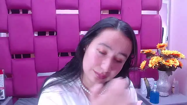 Snapshot of NaomyPrinces chatting on 01/06/25, 01:52 NaomyPrinces online show from 01/06/25, 01:52