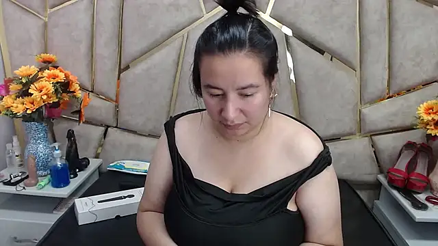 Snapshot of NaomyPrinces chatting on 01/24/25, 01:57 NaomyPrinces online show from 01/24/25, 01:57