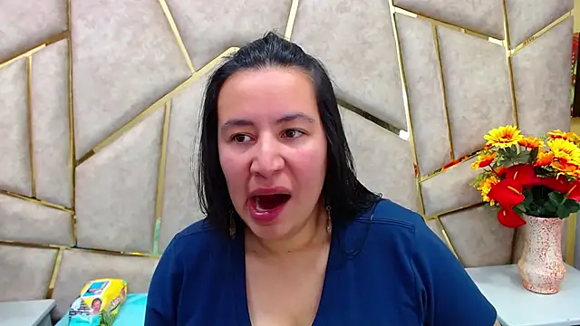 Snapshot of NaomyPrinces chatting on 02/08/25, 01:54 NaomyPrinces online show from 02/08/25, 01:54