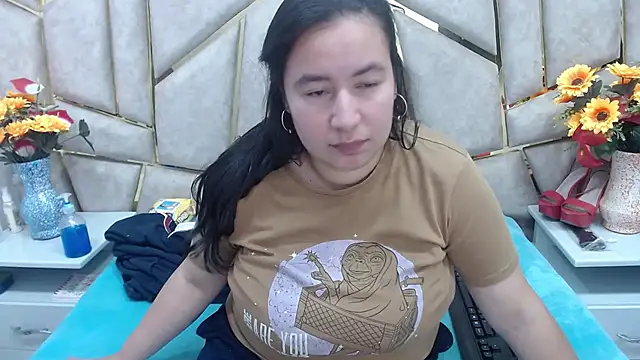 Snapshot of NaomyPrinces chatting on 02/19/25, 01:17 NaomyPrinces online show from 02/19/25, 01:17