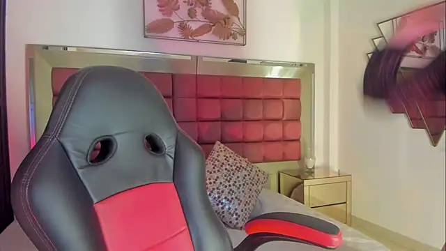 Snapshot of ShegoBlake chatting on 11/22/25, 12:31 ShegoBlake online show from 11/22/25, 12:31