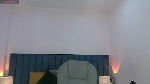 Snapshot of april_bunnyy chatting on 04/21/26, 01:42 april bunnyy online show from 04/21/26, 01:42