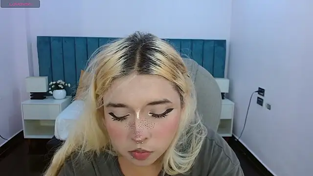 Snapshot of april_bunnyy chatting on 07/02/26, 08:59 april bunnyy online show from 07/02/26, 08:59