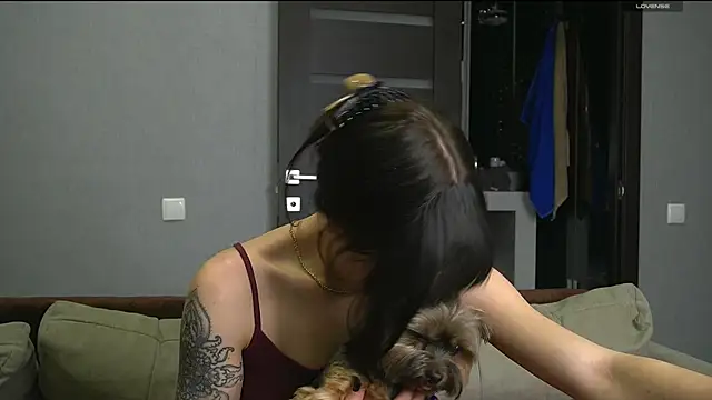 Snapshot of Alice_melice chatting on 02/14/25, 10:58 Alice melice online show from 02/14/25, 10:58