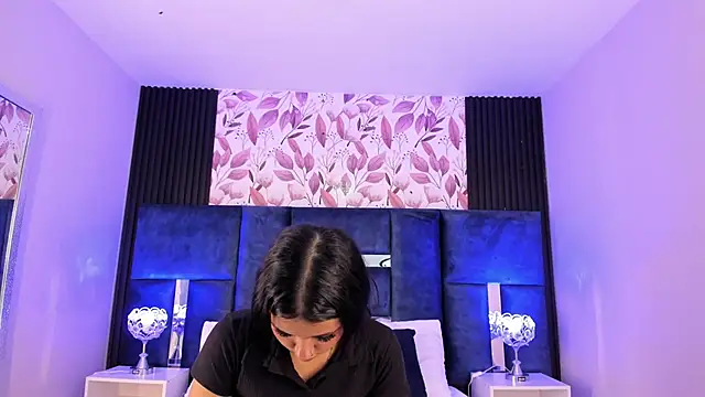 Larabrooks online show from 10/13/25, 07:14