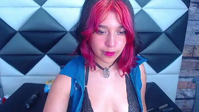 UnderBaby  online show from 12/14/24, 03:51