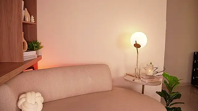 Snapshot of OSHUN_ chatting on 04/01/26, 11:33 OSHUN online show from 04/01/26, 11:33