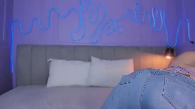 Snapshot of Mai_higurashi chatting on 10/28/25, 08:33 Mai higurashi online show from 10/28/25, 08:33